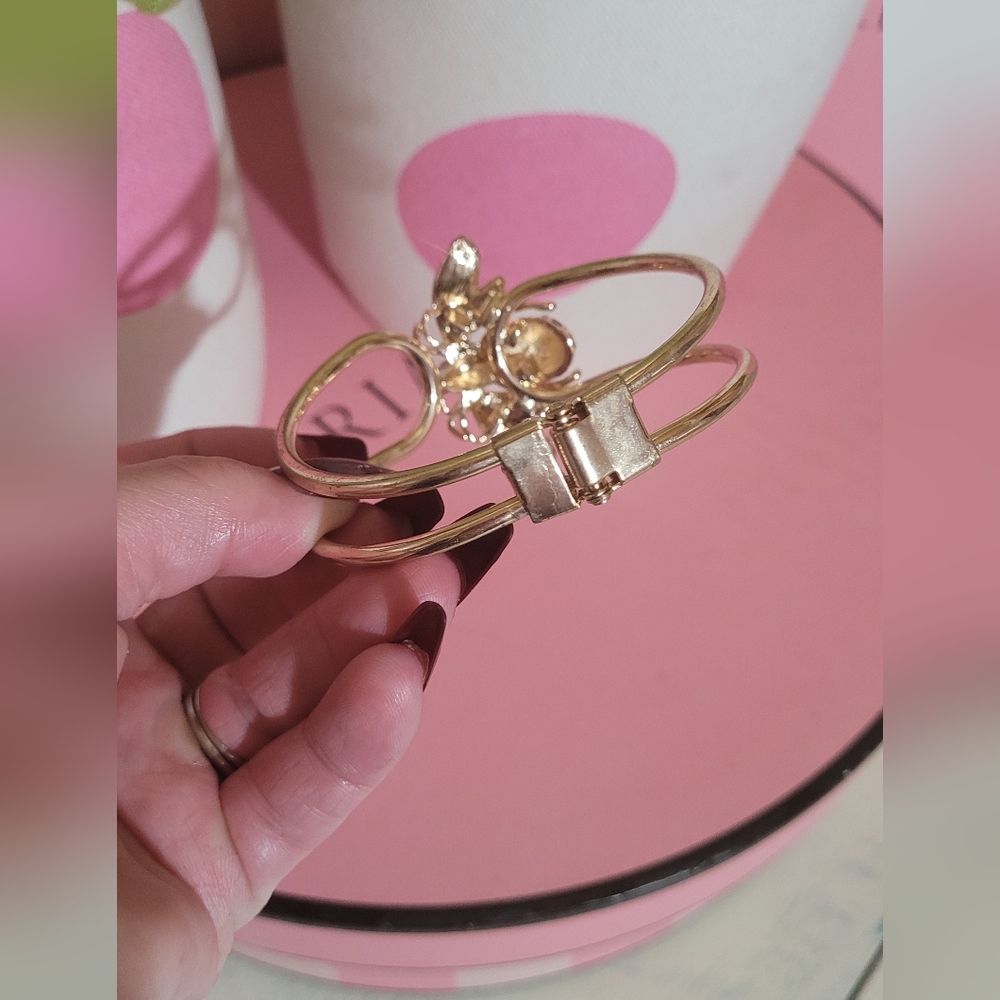 New Gold Bee Statement Braclet - image 5